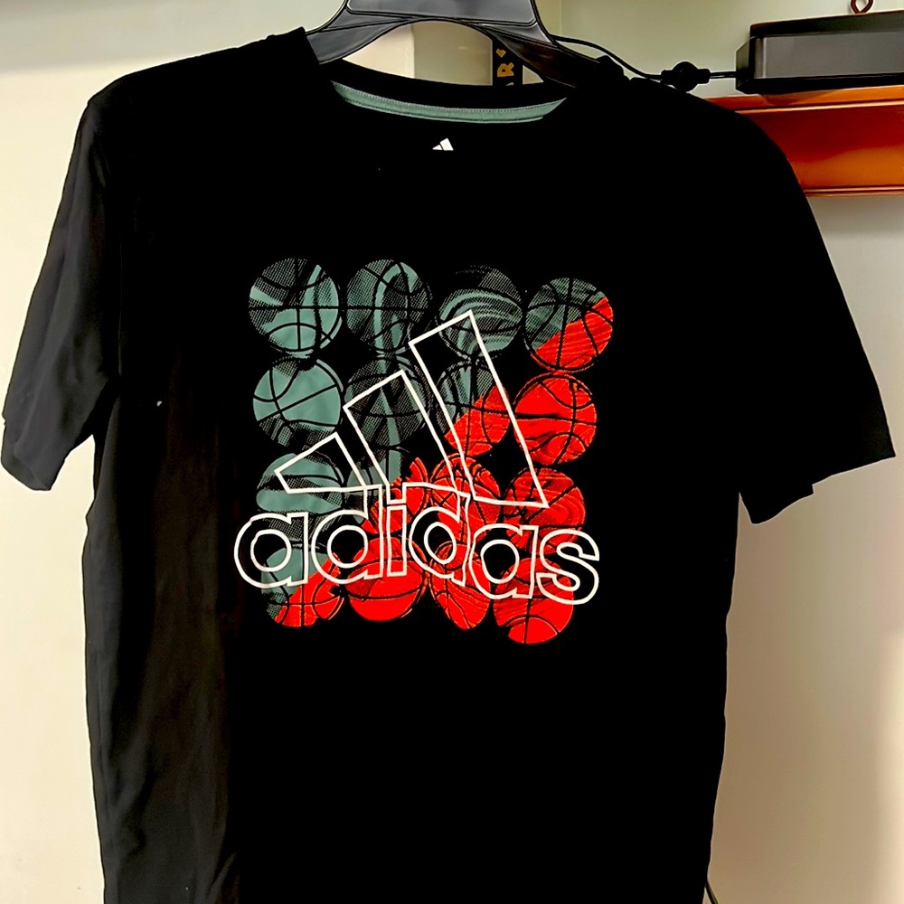 Adidas Large boys t-shirt